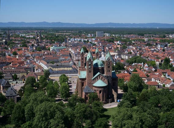 Speyer Dom und die historische Altstadt Peter Sandbiller Luftbild vom06.05.2020