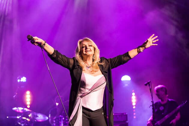 19 Bonnie Tyler, Saengerin Bonnie Tyler auf 40 Years It s A Heartache Tour live im Berliner Friedrichstadtpalast am 21.03.2018. Pop, Rock, Country, Popmusik, Rockmusik, Musik Berlin Deutschland, Germany *** 19 Bonnie Tyler, singer Bonnie Tyler on 40 Years It s A Heartache Tour live at Berlin Friedrichstadtpalast on 21 03 2018 Pop, Rock, Country, Pop Music, Rock Music Berlin Germany, Germany Copyright: xPOP-EYEx xBenxKriemannx 10092879_BonnieTyler_0240