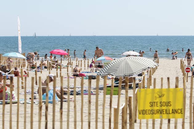 NEWS : Ouverture de la plage de la Grande Motte avec des mesures srictes - 22 05 2020 NEWS : Ouverture de la plage de la Grande Motte - 22 05 2020 RICHARDGosselin Panoramic 