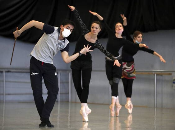 MINSK, BELARUS - MAY 22, 2020: Dancers of the National Academic Bolshoi Opera and Ballet Theater of the Republic of Belarus during a rehearsal of the ballet production of Edvard Grieg s Peer Gynt staged by Sergei Mikel at the small stage of Belarus Bolshoi Opera and Ballet Theater; the ballet is scheduled to premiere on September 8, 2020. Natalia Fedosenko TASS  TS0DA011