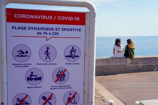 Deconfinement - Panneau plage dynamique NEWS : Covid 19 Coronavirus en France - Nice - 22 05 2020 NorbertScanella PanoramiC 