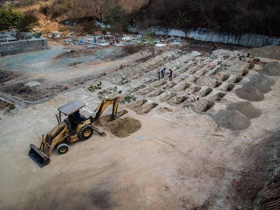 View of graves in El Palmar Pantheon, Acapulco, Guerrero State, Mexico, 23 May 2020. Given the increase in COVID-19 cases, the Guerrero state government created 300 mass graves in the coastal city of Acapulco, southern Mexico, since the pantheons and crematoriums are at the limit of their capacity. Guerrero state creates 300 graves for death of COVID-19 !ACHTUNG: NUR REDAKTIONELLE NUTZUNG!  Copyright: xDavidxGuzmánx MEX1553 20200524-637258825456673965