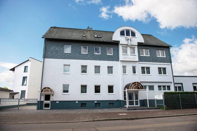 Evangeliums Christen Baptisten Gemeinde in Frankfurt am Main (Foto vom 24.05.2020). Bei einem Gottesdienst am 10. Mai in der Frankfurter Baptistengemeinde hat sich eine groessere Zahl von Menschen mit dem Corona-Virus infiziert. Von dem Ausbruch sind Glaeubige aus Frankfurt und umliegenden Landkreisen wie dem Wetterau-, dem Hochtaunus- und dem Main-Kinzig-Kreis betroffen. (Siehe epd-Meldung vom 24.05.2020) Corona-Ausbruch in Frankfurter Baptistengemeinde