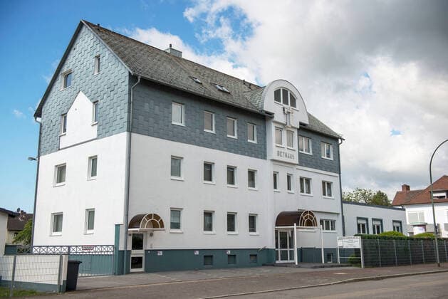 Evangeliums Christen Baptisten Gemeinde in Frankfurt am Main (Foto vom 24.05.2020). Bei einem Gottesdienst am 10. Mai in der Frankfurter Baptistengemeinde hat sich eine groessere Zahl von Menschen mit dem Corona-Virus infiziert. Von dem Ausbruch sind Glaeubige aus Frankfurt und umliegenden Landkreisen wie dem Wetterau-, dem Hochtaunus- und dem Main-Kinzig-Kreis betroffen. (Siehe epd-Meldung vom 24.05.2020) Corona-Ausbruch in Frankfurter Baptistengemeinde