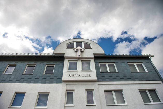 Evangeliums Christen Baptisten Gemeinde in Frankfurt am Main (Foto vom 24.05.2020). Bei einem Gottesdienst am 10. Mai in der Frankfurter Baptistengemeinde hat sich eine groessere Zahl von Menschen mit dem Corona-Virus infiziert. Von dem Ausbruch sind Glaeubige aus Frankfurt und umliegenden Landkreisen wie dem Wetterau-, dem Hochtaunus- und dem Main-Kinzig-Kreis betroffen. (Siehe epd-Meldung vom 24.05.2020) Corona-Ausbruch in Frankfurter Baptistengemeinde