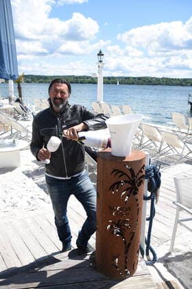 Ugo Crocamo Wirt HÕugos Beach Bar am Undosa Restaurant Starnberg 24.05.20 am Starnbergersee Starnberg
