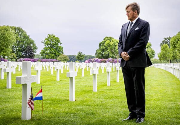 Bilder des Jahres 2020, Entertainment 05 Mai König Willem Alexander am Gedenktag anlässlich des 75. Jahrestages der Befreiung der Niederlande 24-05-2020 Margraten King Willem-Alexander attended the memorial day on the occasion of the 75th anniversary of the liberation of the Netherlands at the American cemetery Margraten. Due to the outbreak of the coronavirus COVID-19, this year s commemoration will be held in an adapted abbreviated form, without an audience.  Copyright: xPPEx