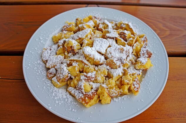 süßspeise,mehlspeise,kaiserschmarrn *** dessert,pastry,kaiserschmarrn sqf-fpe