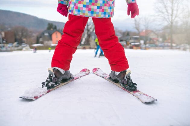 IMAGO Creative: Wintersport, Mode mädchen,skifahren *** girl,skiing uxj-hce