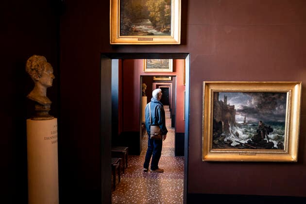 Coronavirus in Dänemark, Thorvaldsens Museum in Kopenhagen öffnet wieder Birger Petersen er taget i Thorvaldsens Museum, som genaabner efter coronanedlukning i Koebenhavn, tirsdag den 26. maj 2020. Birger Petersen glaeder sig over genaabningen og fortaeller, man kan forestille sig at faa tre maaltider om dagen, men den aandelige sult er ikke blevet stillet i mange uger nu .. , Copenhagen Denmark Copyright: RitzauxScanpix NielsxChristianxVilmannx COP103 spdk20200526-111924-L