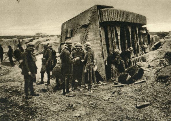 erster weltkrieg,britische soldaten,deutscher panzer *** world war i,British soldiers y6x-frd