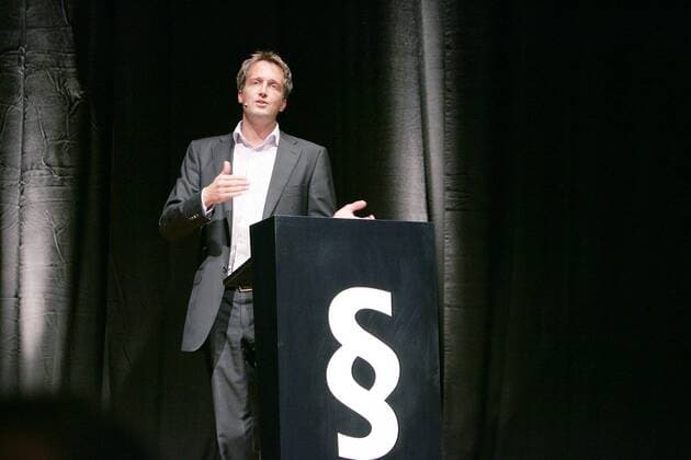 18 Event: Dr. Ralf Höcker, der Anwalt begibt sich in seiner Show Einspruch auf die Suche nach kuriosen Rechtsfällen aus dem Alltag, im Kulturpalast Dresden, Rechtsanwalt, TV, Fernsehen, TV-Anwalt, Fernsehanwalt, Hoecker, Dresden Sachsen Deutschland *** 18 Event Dr Ralf Höcker, the attorney appeals in his show, looking for curious legal cases from everyday life, in the Kulturpalast Dresden, Attorney, TV, television, TV lawyer, TV lawyer, Hoecker, Dresden Saxony Germany Copyright: xPOP-EYE Weihsx 00142434_00142434
