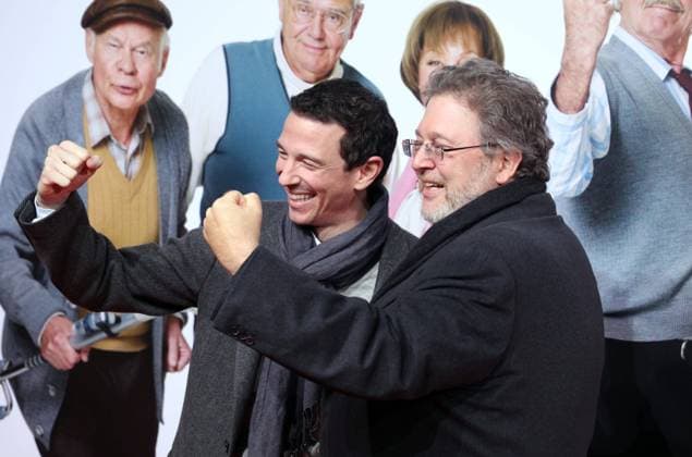 85 Oliver Berben (l) und Martin Moszkowicz bei der Premiere von Dinosaurier - Gegen uns seht ihr alt aus am 16.12.09 im Kino in der Kulturbrauerei in Berlin. Roter Teppich Berlin Berlin Deutschland, Germany *** 85 Oliver Berben l and Martin Moszkowicz at the premiere of Dinosaurs Against us you look old on 16 12 09 at the cinema in the Kulturbrauerei in Berlin Red Carpet Berlin Berlin Germany, Germany Copyright: xPOP-EYE TH_Hungerx 00208178_00208178