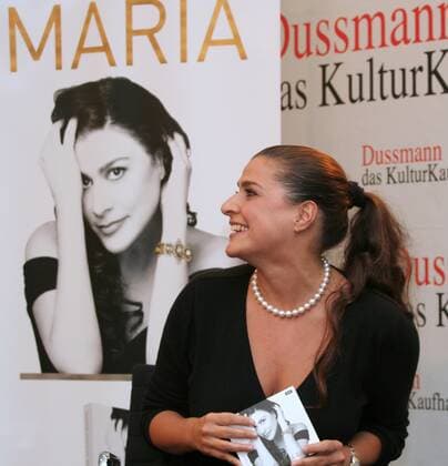 8 Porträt: Cecilia Bartoli, Sängerin, Mezzosopranistin im Berliner Dussmann, Portrait, Klassik, Musik Berlin Deutschland, Germany *** 8 Portrait Cecilia Bartoli, singer, mezzo-soprano in the Berlin Dussmann, portrait, classical music, music Berlin Germany, Germany Copyright: xBRIGANI-ART Bartillax 00138381_00138381