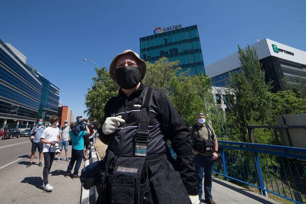 May 28, 2020, Madrid, MADRID, SPAIN: Sports graphic informants demonstrate before LA LIGA headquarters to ask for their right to information during the Covid-19 Pandemic. 27 May, 2020 in Madrid, Spain Madrid SPAIN - ZUMAa181 20200528_zaa_a181_004 Copyright: xJoaquinxCorcherox