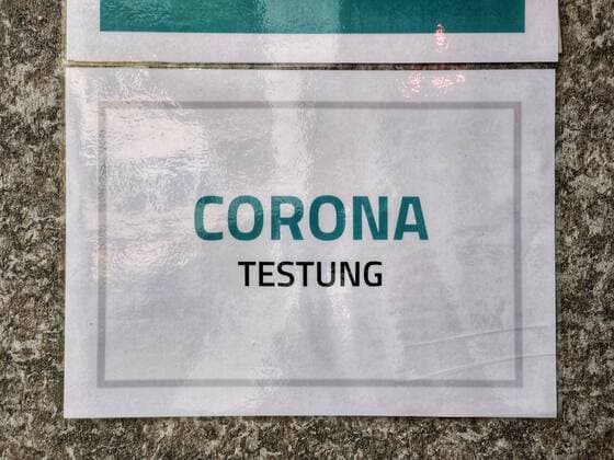 May 29, 2020, Munich, Bavaria, Germany: A sign for a Coronavirus testing station in Munich, Germany. Munich Germany - ZUMAb160 20200529_zbp_b160_001 Copyright: xSachellexBabbarx