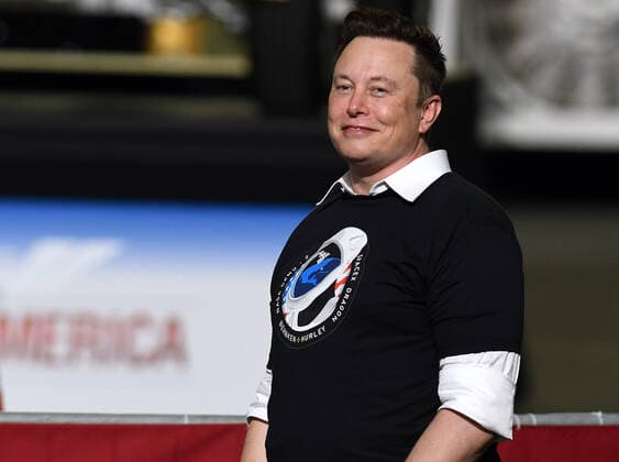 May 30, 2020, Cape Canaveral, United States: SpaceX founder Elon Musk looks on after being recognized by U.S. President Donald Trump at NASA s Vehicle Assembly Building after watching the successful launch of a Falcon 9 rocket with the Crew Dragon spacecraft from pad 39A at the Kennedy Space Center..NASA astronauts Doug Hurley and Bob Behnken will rendezvous and dock with the International Space Station, becoming the first people to launch into space from American soil since the end of the Space Shuttle program in 2011. Cape Canaveral United States - ZUMAs197 20200530_zaa_s197_218 Copyright: xPaulxHennessyx
