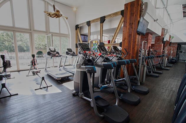 Wiedereroeffnung des JOHN REED Fitness Music Clubs im Berliner Prenzlauer Berg. Ab 2.Juni 2020 duerfen die Fitnessstudios in Berlin wieder oeffnen. JOHN REED zeigt die Umsetzung der Hygiene- und Verhaltensregeln nach Vorgaben der Politik und Behoerden. Wiedereroeffnung JOHN REED Fitness Music Clubs