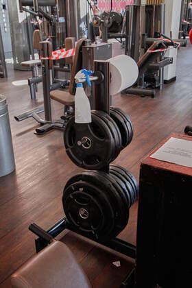Wiedereroeffnung des JOHN REED Fitness Music Clubs im Berliner Prenzlauer Berg. Ab 2.Juni 2020 duerfen die Fitnessstudios in Berlin wieder oeffnen. JOHN REED zeigt die Umsetzung der Hygiene- und Verhaltensregeln nach Vorgaben der Politik und Behoerden. Wiedereroeffnung JOHN REED Fitness Music Clubs
