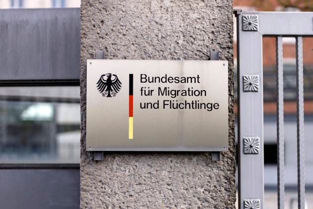 Das Bundesamt für Migration und Flüchtlinge (BAMF) stellt trotz fortlaufender Corona-Einschränkungen wieder ablehnende Asyl-Bescheide zu. Nürnberg, 29.05.2020 *** The Federal Office for Migration and Refugees (BAMF) again issues decisions rejecting asylum despite ongoing corona restrictions Nuremberg, 29 05 2020 Foto:xC.xHardtx xFuturexImage