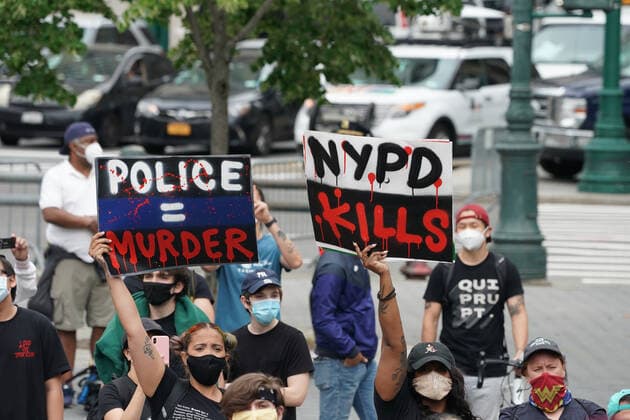 USA, Landesweite Proteste nach dem Tod von George Floyd - Demonstration in New York June 2, 2020, New York, NY, USA: Protesters demonstrate over the death of George Floyd by a Minneapolis police officer on June 2, 2020 in New York. New York USA - ZUMAb148 20200602_zap_b148_004 Copyright: xBryanxSmithx