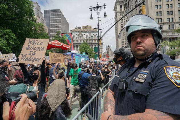 June 2, 2020, New York, NY, USA: Protesters demonstrate over the death of George Floyd by a Minneapolis police officer on June 2, 2020 in New York. New York USA - ZUMAb148 20200602_zap_b148_033 Copyright: xBryanxSmithx