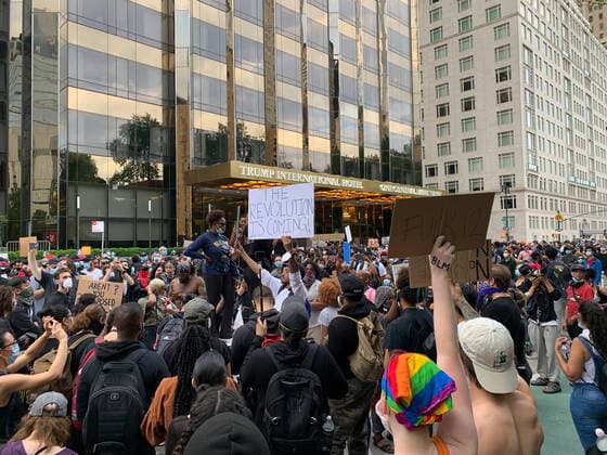 June 2, 2020, Ney York, USA: (NEW) Peaceful protest in favor of George Floyd at Trump International Hotel,Columbus Circle. June 2, 2020, New York, USA: Protesters marching up to Trump international hotel at Columbus Circle, Central Park this evening showing their anger and frustrations for the murder of black man George Floyd in Minneapolis this time in a peaceful way with Police officers monitoring them. Credit: Thenews2. Ney York - ZUMAn293 20200602_znp_n293_032 Copyright: xNiyixFotex