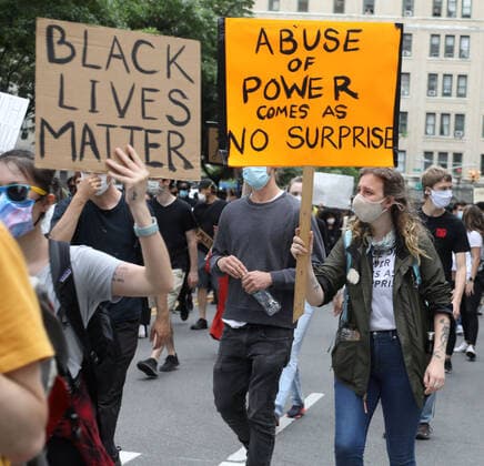 June 2, 2020, New York, New York, USA: Protesters march on the Upper East Side near the Mayor s residence, in support of justice for George Floyd, a black man who was murdered by Minneapolis police. New York USA - ZUMAk03_ 20200602_zaf_k03_005 Copyright: xNancyxKaszermanx
