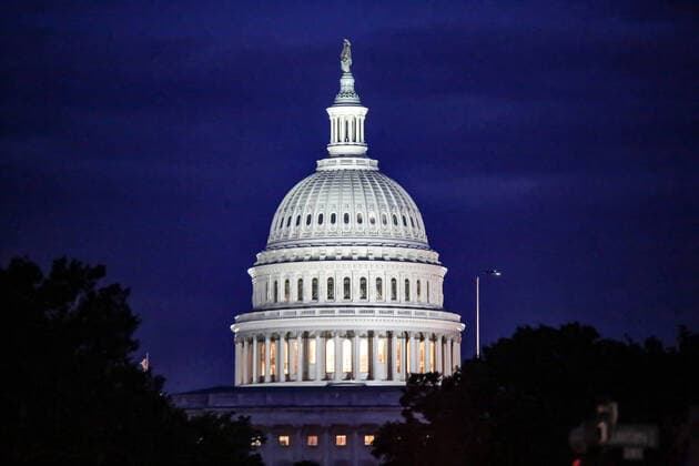 June 3, 2020, Washington D.C, WASHINGTON D.C, USA: (NEW) Protest at the White House over the death of George Floyd . June 2, 2020, Washington DC,USA: Protesters showing their anger and frustrations in front of the White House over the death of George Floyd in Minneapolis and the US military standoff. ..Credit : Thenews2 Washington D.C. USA - ZUMAn293 20200603_znp_n293_017 Copyright: xStevenxRamaherisonx