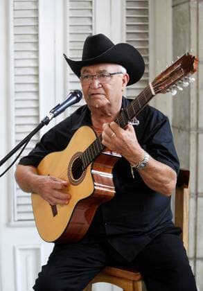 Photo dated on 02 June 2020 shows Cuban singer Eliades Ochoa (2-R), accompanied by the lute player Barbarito Torres (R), both members of Buena Vista Social Club, during an online concert in Havana, Cuba, issued on 03 June 2020. Several Cuban artists have chosen to offer concerts that will be broadcast via streaming with the support of the Ministry of Culture and the Cuban Institute of Music (ICM), at ICM headquarters. EFE Yander Zamora Cuban artists choose to offer concerts via streaming !ACHTUNG: NUR REDAKTIONELLE NUTZUNG!  Copyright: xYanderxZamorax AME4179 20200603-637268101303827755