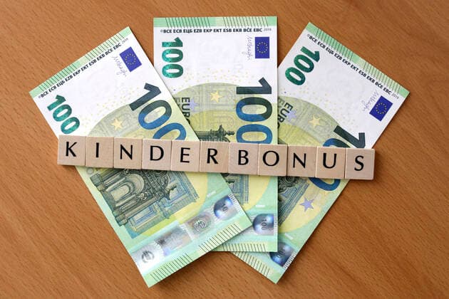 Symbolfoto zu der geplanten Einmalzahlung von 300 Euro an jedes Kind in einer Familie. Der Kinderbonus wird mit dem Kindergeld ausgezahlt, DEU, Berlin, 04.06.2020