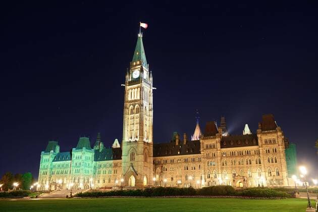 Parliament Hill building at night in Ottawa  202820673748860936