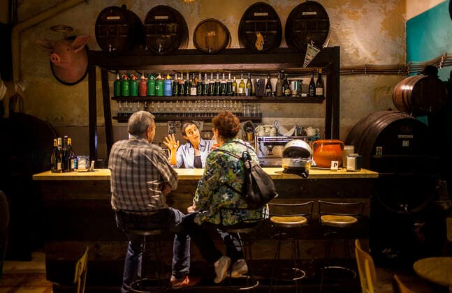 Nuria Renom, somelier of Bar Brutal, and customers,Carrer Barra de Ferro 1, Barcelona, Spain Barcelona Barcelona Spain Copyright: xLucasxVallecillosx xVWPicsx LVM-Bcn.BarBrutal.4651