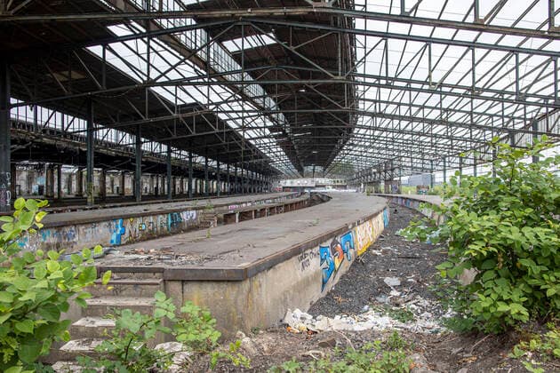 09.06.2020 , DU Duisburg , Abriss ehemalige Abfertigungshalle Güterbahnhofsgelände , Startschuss für Neubau Naugestaltung.