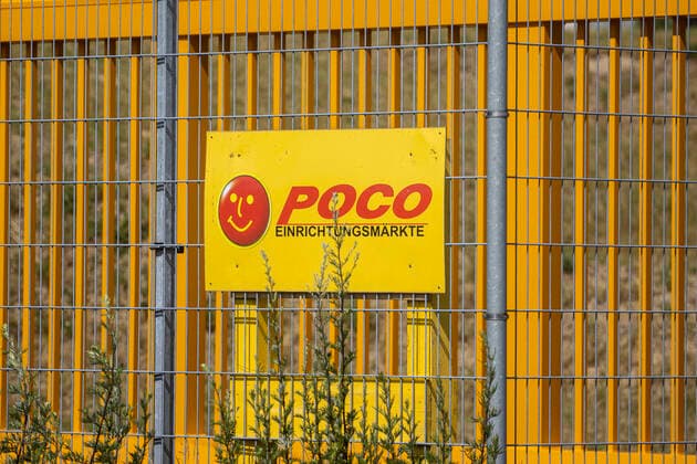 12.06.2020 , KL KaLi Kamp Lintfort , Mehrere Mitarbeiter im Versandzentrum Lager der POCO Einrichtungsmärkte an der Norddeutschlandstraße 1 an Corona erkrankt.