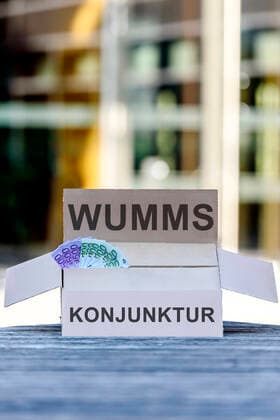 Kabinett beschließt Konjunkturpaket wegen der Corona-Krise. Zitat Olaf Scholz: Wir wollen mit Wumms aus der Krise kommen