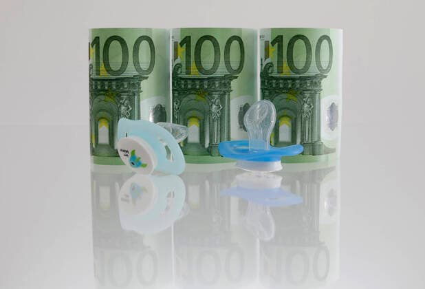 Symbolfoto zu der geplanten Einmalzahlung von 300 Euro an jedes Kind in einer Familie. Der Kinderbonus wird mit dem Kindergeld ausgezahlt, DEU, Berlin, 15.06.2020