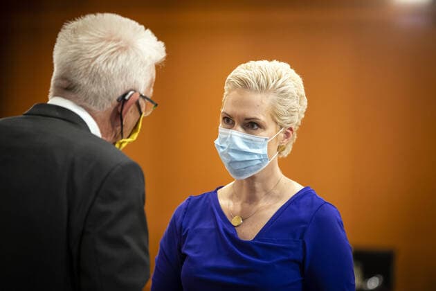 Ministerpraesidentin Manuela Schwesig und Ministerpraesident Winfried Kretschmann beim Gespraech der Bundeskanzlerin mit den Regierungschefinnen und Regierungschefs der Laender. Im Bundeskanzleramt. 17.06.2020 Berlin Deutschland