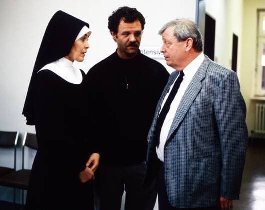 Wie gut, daß es Maria gibt Wie gut, daß es Maria gibt, Fernsehserie, Deutschland 1989 - 1991, Regie: Justus Pfaue, Pilotfilm zur Serie: Die Berufung, Darsteller: Thekla Carola Wied, Gunter Berger, Peter Schiff, Berlin Berlin Deutschland Copyright: kpa UnitedArchives55003795 EDITORIAL USE ONLY