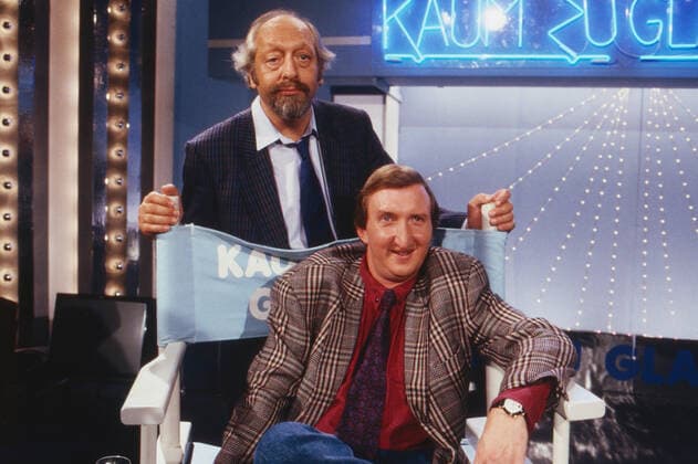 Kaum zu glauben Kaum zu glauben, Fernsehshow, Deutschland 1989, Mitwirkende: Karl Dall, Mike Krüger. Hard to believe, TV show, Germany 1989, Guests: Karl Dall, Mike Krueger, Deutschland Copyright: kpa UnitedArchives55021026 EDITORIAL USE ONLY