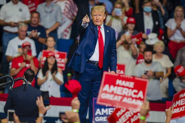 Bilder des Jahres 2020, News 06 Juni News Themen der Woche KW25 News Bilder des Tages USA, Wahlkampfauftritt von Donald Trump in Tulsa President Donald Trump speaks at a campaign rally at the Bank of Oklahoma Center in Tulsa, Oklahoma on Saturday, June 20, 2020. President Donald Trump s campaign rally in Tulsa comes as coronavirus cases are on the rise in many states across the country.  OKH20200620199 KYLExRIVAS