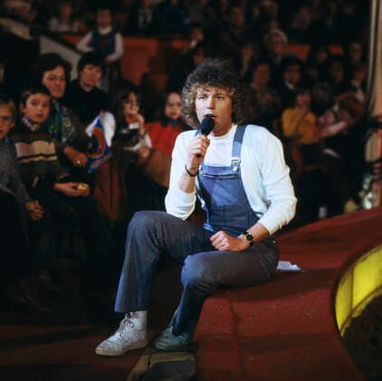 Münchner Nachmittag aus dem Zirkus Krone, 1980. Schlagersänger Bernhard Brink moderiert die Sendung, 1980. Singer Bernhard Brink hosting the show, 1980., Deutschland Copyright: Impress UnitedArchives00026222 EDITORIAL USE ONLY