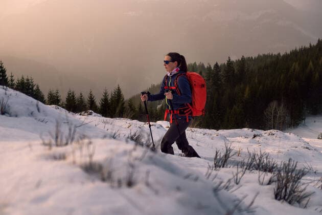 Hiking at sunset in the snow Gornji Grad, Mozirje, Slovenia CR_NETR200615A-370006-01 ,model released, Symbolfoto