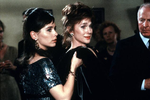 HEAR MY SONG BRITISH SCREEN CHANNEL FOUR PALACE PICTURES TARA FITZGERALD, SHIRLEY ANNE FIELD Date: 1991. Strictly editorial use only in conjunction with the promotion of the film. Credit line mandatory. This image is copyright of the film company and is supplied under the terms of issue as film still. No commercial or book cover use permitted without prior consent from the film company.  Mandatory credit line: Image courtesy Ronald Grant Archive Mary Evans