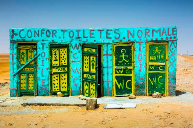 Toilets in Chott el Djerid salt lake. Tunisia, Africa. Tunisia Copyright: xMikelxBilbaox M-20-19-042