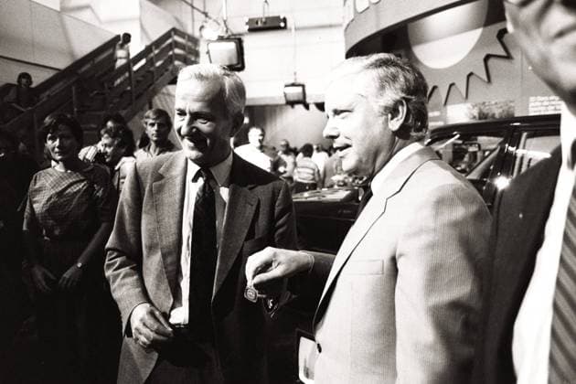 Funkausstellung Eröffnung - 02.09.1983 - Der Politiker Richard von Weizsäcker (links) bei der Eröffnung der Funkausstellung am 02.09.1983., Köln Nordrhein-Westfalen Deutschland *** Funkausstellung opening 02 09 1983 The politician Richard von Weizsäcker left at the opening of the Funkausstellung on 02 09 1983, Cologne North Rhine-Westphalia Germany Copyright: ZIKxImages UnitedArchives00012003 EDITORIAL USE ONLY