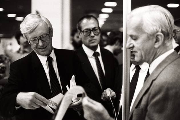 Funkausstellung Eröffnung - 02.09.1983 - Der Politiker Richard von Weizsäcker (rechts) bei der Eröffnung der Funkausstellung am 02.09.1983., Köln Nordrhein-Westfalen Deutschland *** Funkausstellung opening 02 09 1983 The politician Richard von Weizsäcker on the right at the opening of the Funkausstellung on 02 09 1983, Cologne North Rhine-Westphalia Germany Copyright: ZIKxImages UnitedArchives00012026 EDITORIAL USE ONLY
