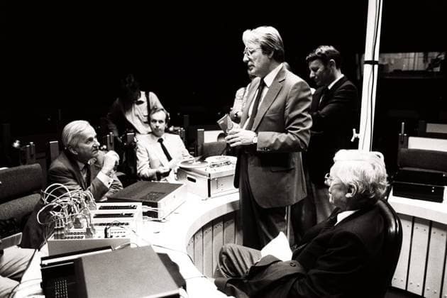 Funkausstellung Eröffnung - 02.09.1983 - Der Politiker Richard von Weizsäcker (links) bei der Eröffnung der Funkausstellung am 02.09.1983., Köln Nordrhein-Westfalen Deutschland *** Funkausstellung opening 02 09 1983 The politician Richard von Weizsäcker left at the opening of the Funkausstellung on 02 09 1983, Cologne North Rhine-Westphalia Germany Copyright: ZIKxImages UnitedArchives00012031 EDITORIAL USE ONLY