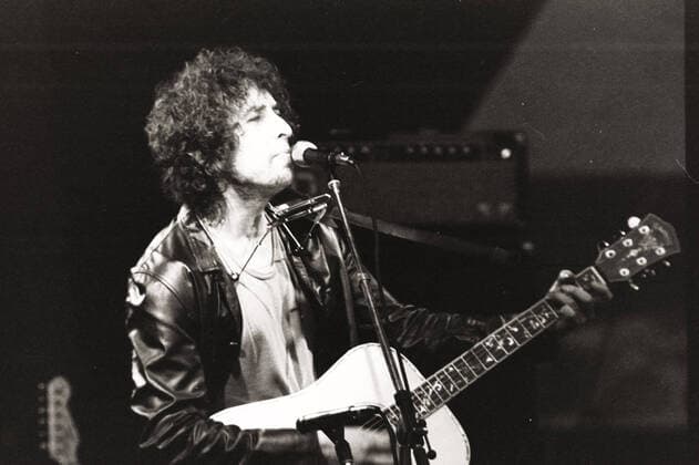 Bob Dylan Konzert 17.07.1981 - Bob Dylan mit seiner Shot Of Love Tour auf der Freilichtbühne Loreley in St. Goarshausen am 17. Juli 1981., St. Goarshausen Rheinland-Pfalz Deutschland *** Bob Dylan concert 17 07 1981 Bob Dylan with his Shot Of Love tour on the open air stage Loreley in St Goarshausen on 17 July 1981, St Goarshausen Rheinland Pfalz Germany Copyright: ZIKxImages UnitedArchivesAD216 EDITORIAL USE ONLY
