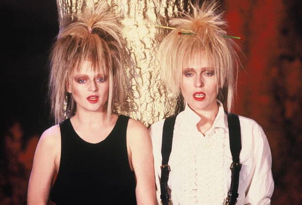 Humpe und Humpe Show mit Inga & Anette Humpe in Kostümen. das Spezial wurde im Jahre 1985 in der ARD ausgestrahlt *** Humpe and Humpe Show with Inga Anette Humpe in costumes the special was broadcasted in 1985 in the ARD